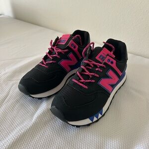 New Balance 574 Sneakers Brand New Black and Pink
